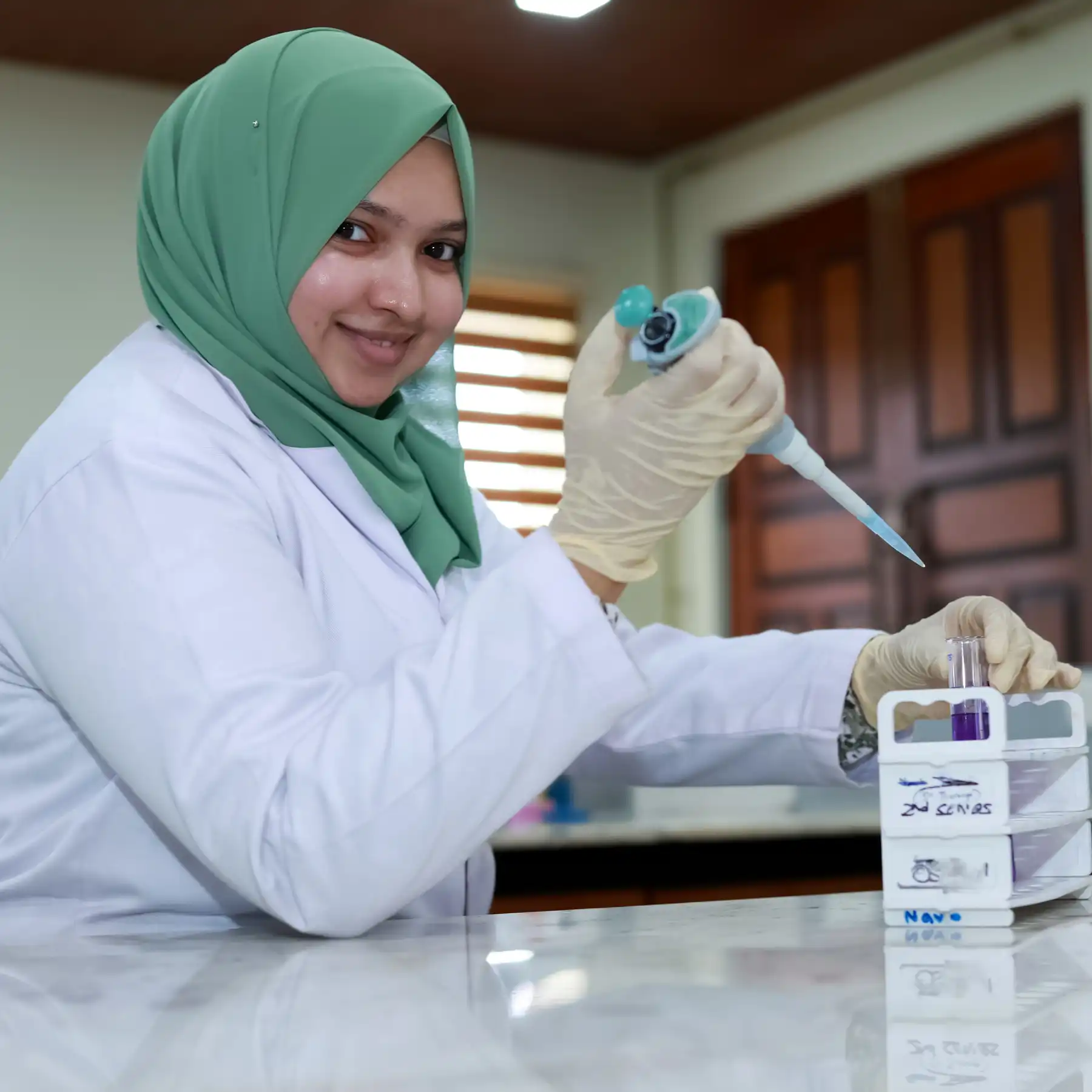 BSc (Hons) Biotechnology Student
